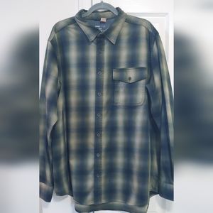 Swiss Tech Men's Olive Green Button-down Shirt